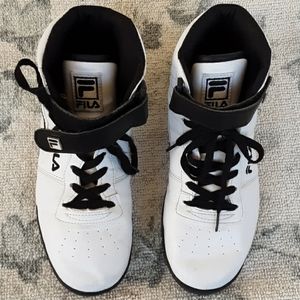 FILA VULC MID PLUS Classic Athletic Sneakers